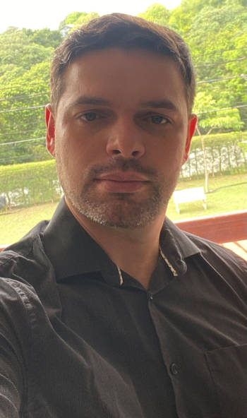 Dr. Clístenes Crístian de Carvalho